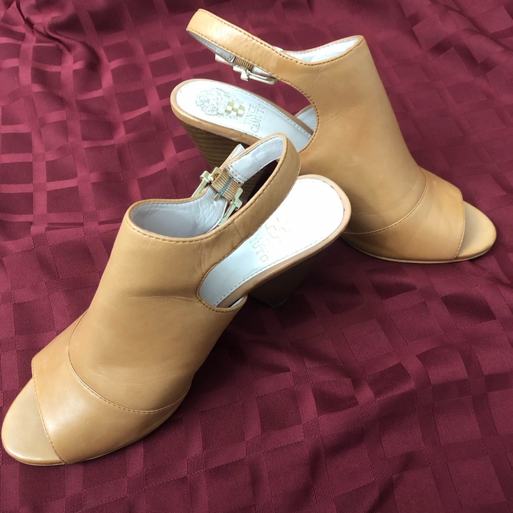 Vince Camuto tan mule